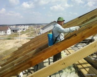 Чем обработать стропильную систему крыши?
