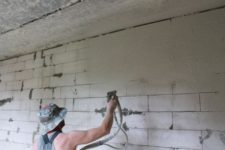 Чем шпаклевать газобетон внутри дома?