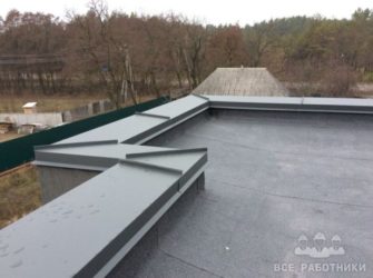 Для чего нужен парапет на крыше?