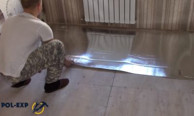 Как класть утеплитель с фольгой на пол?