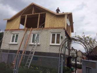 Как надстроить мансарду на старый дом?