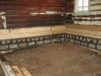 Как опустить полы в старом деревянном доме?