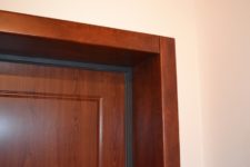 Как отделать косяки межкомнатной двери?