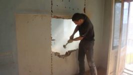 Как перенести стену в квартире своими руками?
