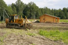 Как подготовить участок под строительство дома?