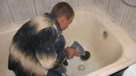 Как покрасить старую ванну своими руками?