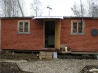 Как правильно установить бытовку на участке?