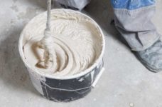 Как развести алебастр для стен?