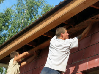Как сделать карниз крыши своими руками?