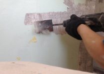 Как снять старую побелку со стен?