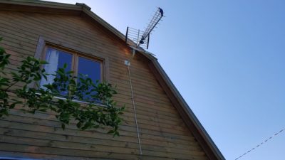 Как установить антенну на даче своими руками?