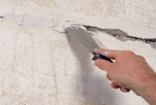 Как заделать трещину на стене своими руками?