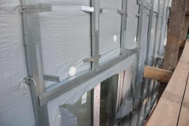 Как закрепить деревянную обрешетку к металлическому каркасу?