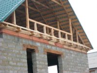 Карниз фронтона двухскатной крыши