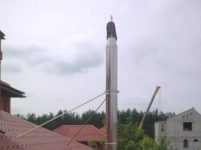 Крепление дымохода на крыше растяжками