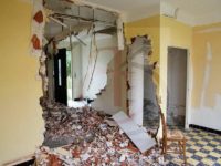 Можно ли ломать стены в панельном доме?