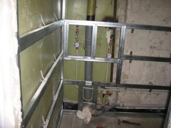 Обрешетка из металлического профиля под пластиковые панели
