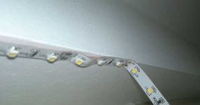 Отклеивается светодиодная лента что делать?