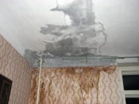 Потекла крыша в квартире что делать?