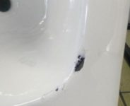 Скол на эмалированной ванне что делать?