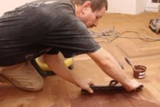 Скрипит старый паркет что делать?