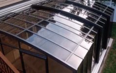 Стык поликарбоната на крыше